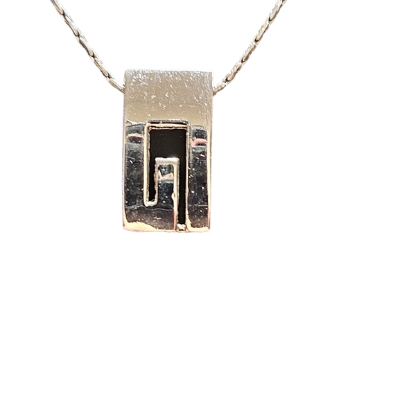 Vintage Letter G Necklace L12 - Picture 3 of 3